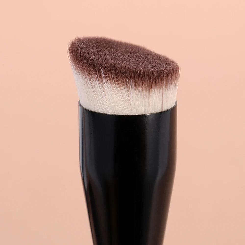 Angled Foundation Concealer Brush