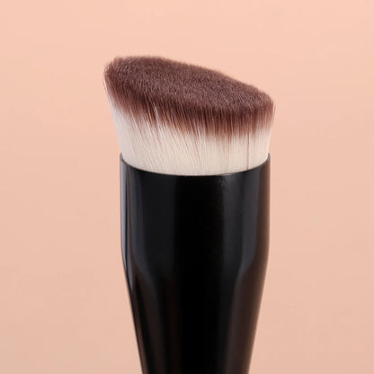 Angled Foundation Concealer Brush