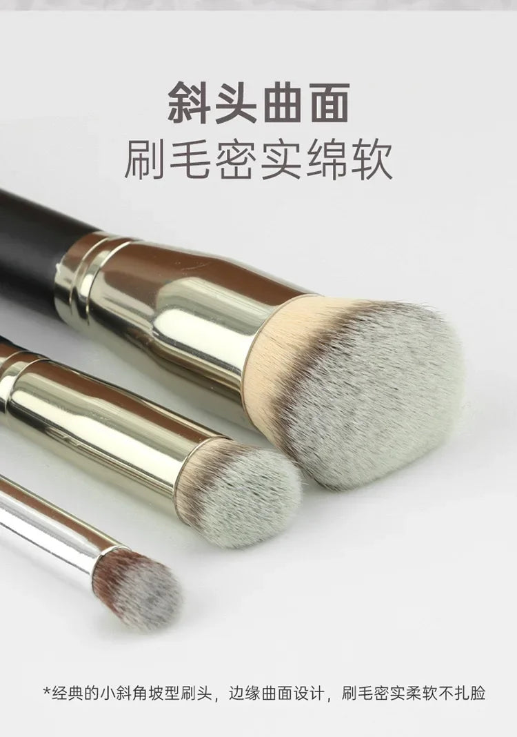 Angled Foundation Concealer Brush