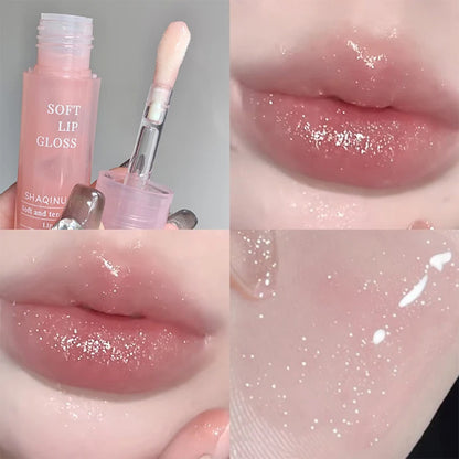 Lightweight and plump lip balm with a glossy mirror finish lips glass