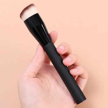 Angled Foundation Concealer Brush