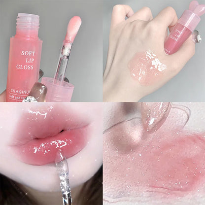 Lightweight and plump lip balm with a glossy mirror finish lips glass