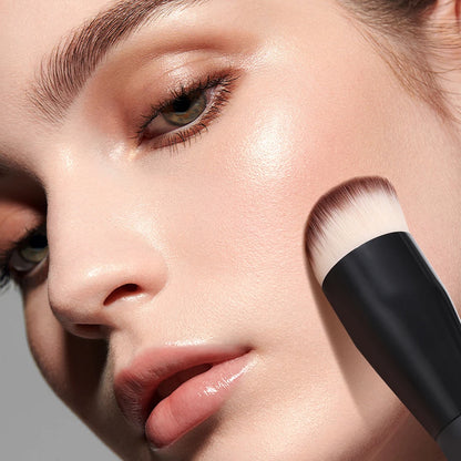 Angled Foundation Concealer Brush