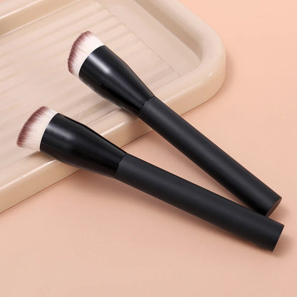 Angled Foundation Concealer Brush