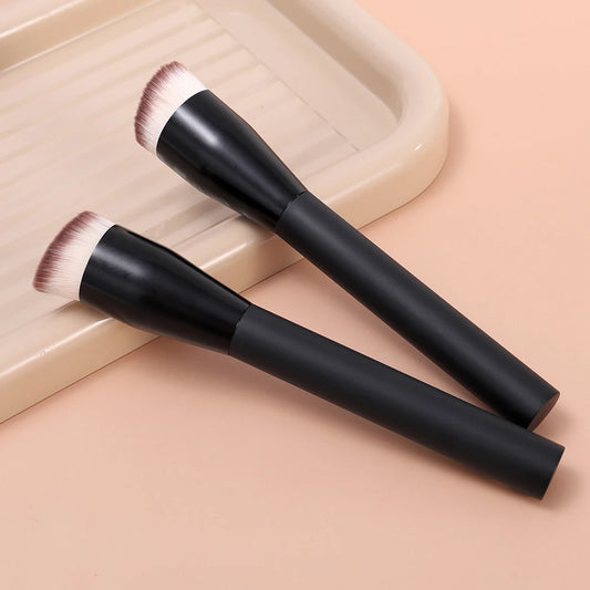 Angled Foundation Concealer Brush